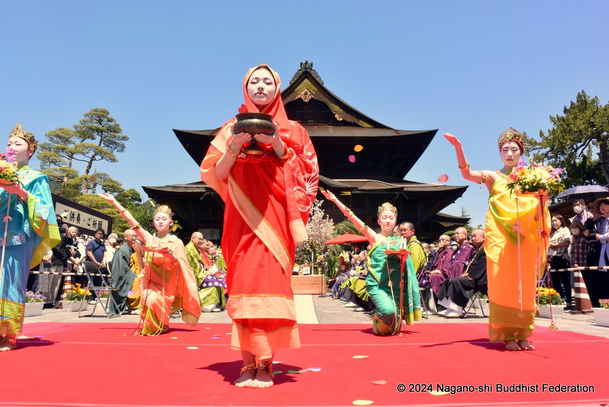 ゴールデンウィークの長野市イベント　稚児行列　花まつりの写真